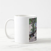 Tasse de peinture de scène de rue de Chagrin (Gauche)