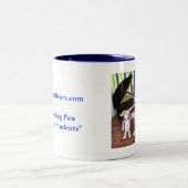 Tasse de piano pour des enfants dans des leçons de (Centre)