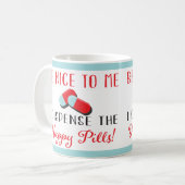 Tasse de pilules drôles d'infirmière ou de docteur (Devant gauche)