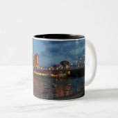 Tasse de pont suspendu de John A. Roebling (Devant droit)