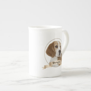 Tasse de porcelaine tendre de beagle