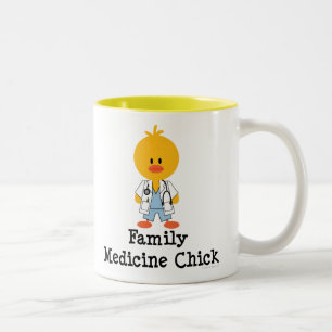 Tasse de poussin de médecine de la famille