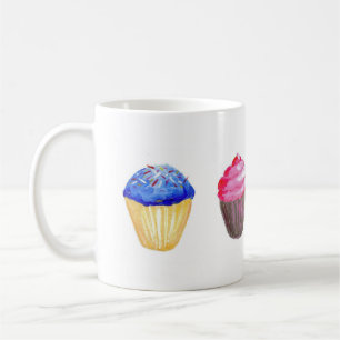 Tasse de quatre petits gâteaux