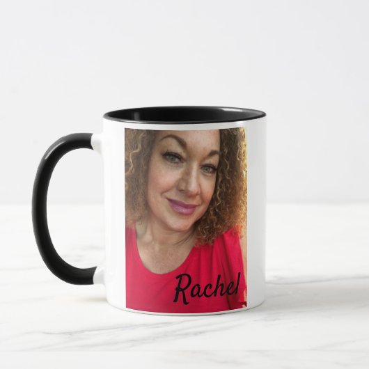 Tasse de Rachel avec la chemise rouge (Gauche)