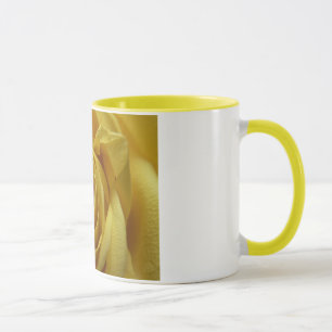 Tasse de rose jaune