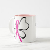 Tasse de ruban de papillon de cancer du sein (Devant gauche)
