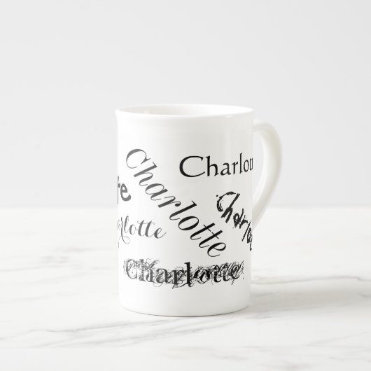 Tasse de spécialité de porcelaine tendre de nom (Devant droit)