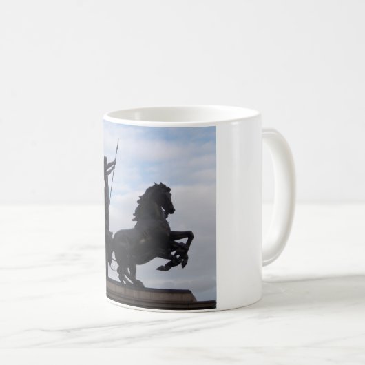 Tasse de statue de Boadicea (Devant droit)