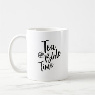 Tasse de temps de thé et de bible