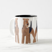 Tasse de terriers d'Airedale (Devant gauche)