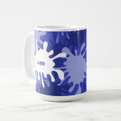 Tasse de thé avec éclaboussure de peinture bleue a (Devant gauche)
