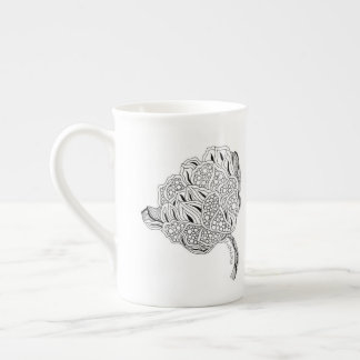 Tasse de thé de porcelaine tendre de fleur de