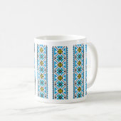 Tasse de thé ukrainienne avec le motif (Devant droit)