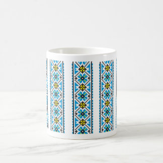 Tasse de thé ukrainienne avec le motif
