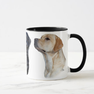 Tasse de trois chiens d'arrêt de Labrador