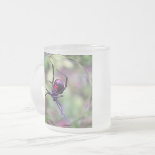 Tasse de veuve noire (Devant gauche)