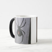 Tasse de veuve noire (Devant gauche)