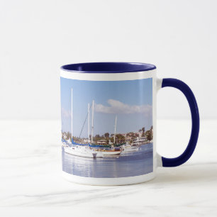 Tasse de voiliers de port