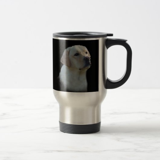 Tasse de voyage de labrador retriever (Droit)