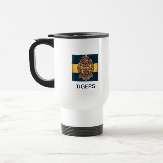 Tasse de voyage isolée par blanc de PWRR (Gauche)