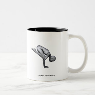 Tasse de yoga - pose de grue (corneille)