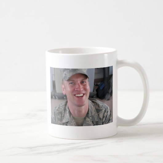 Tasse décorée de héros de guerre (Droite)