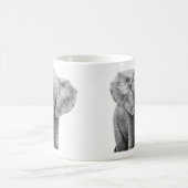 Tasse d'éléphant africain de bébé (Centre)