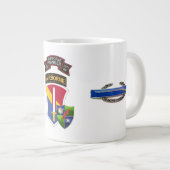 Tasse d'éléphant de l'infanterie I FFV de GARDE (Devant droit)