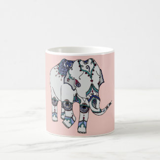 Tasse d'éléphant embellie par or rose