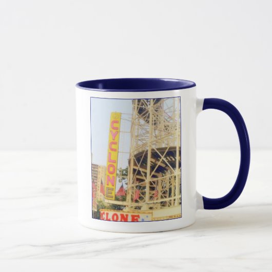 Tasse des montagnes russes Cyclone (Droite)