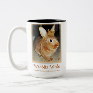 Tasse désapprobatrice de lapin
