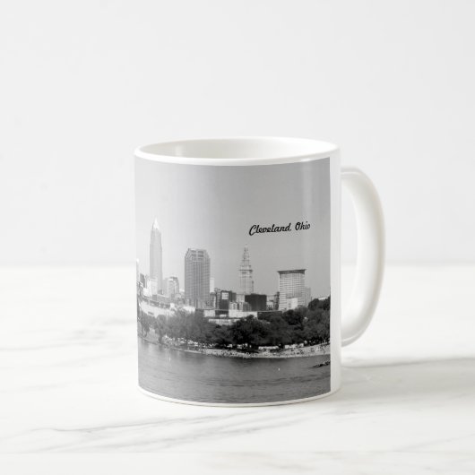 Tasse d'horizon de lac (Cleveland OH) B&W (Devant droit)