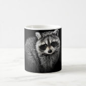 Tasse douce de Racoon. Sur le noir (Centre)