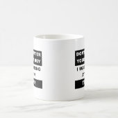 Tasse drôle avec un camion qui fixe (Centre)