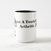 Tasse drôle d'arthrite de zombi (Centre)