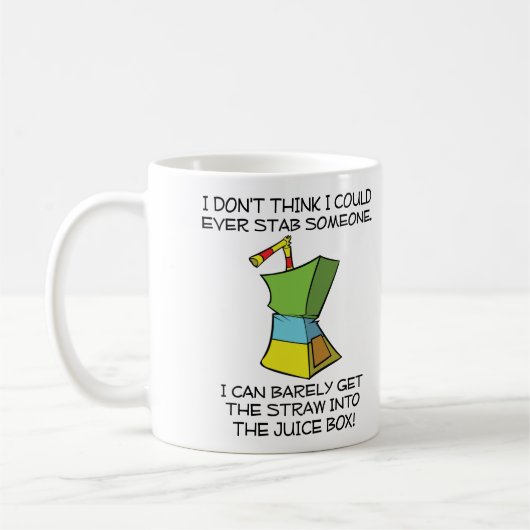 Tasse drôle de boîtes de jus poignardant (Gauche)