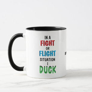 Tasse drôle de combat ou de vol et de café Humour