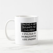 Tasse drôle de pauses horizontales (Gauche)