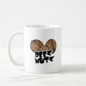 Tasse drôle d'illustration de Deez Nutz (Gauche)
