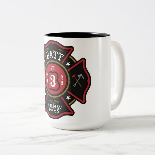 Tasse du feu du bataillon 3 (Devant droit)