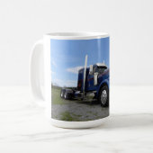 Tasse d'un rouge ardent et bleue de Kenworth (Devant gauche)