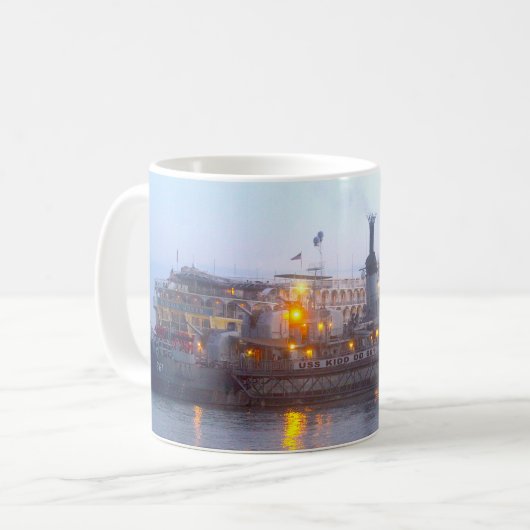 Tasse d'USS Kidd (Devant gauche)