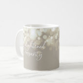 Tasse éclairée de classique de prospérité (Devant gauche)