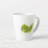Tasse élégante de latte au matcha (Angle droit)