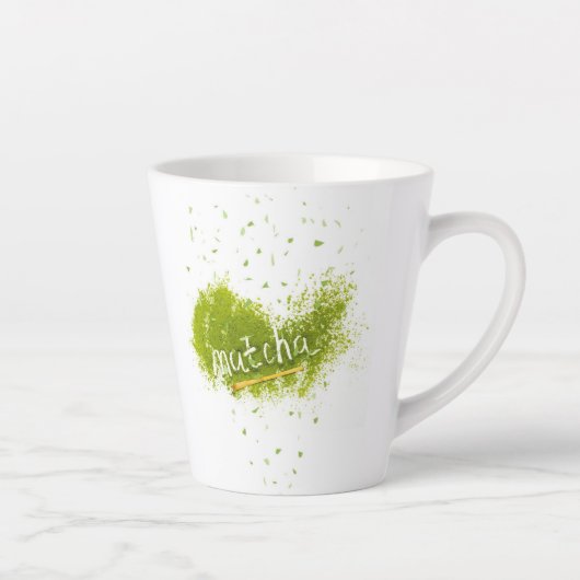 Tasse élégante de latte au matcha (Droite)