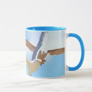 Tasse en céramique de mouettes en vol