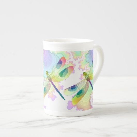 Tasse en pastel de porcelaine tendre de libellules (Devant droit)