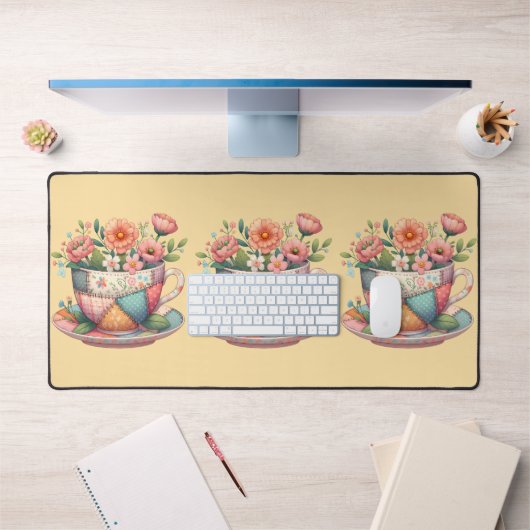 Tasse en patchwork avec des fleurs fantaisistes (Bureau 1)