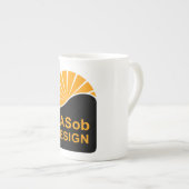 Tasse en porcelaine à base de cendres d'os (Devant droit)