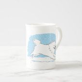 Tasse En Porcelaine American Eskimo Chien - Hiver Eskie neige Custom (Devant droit)